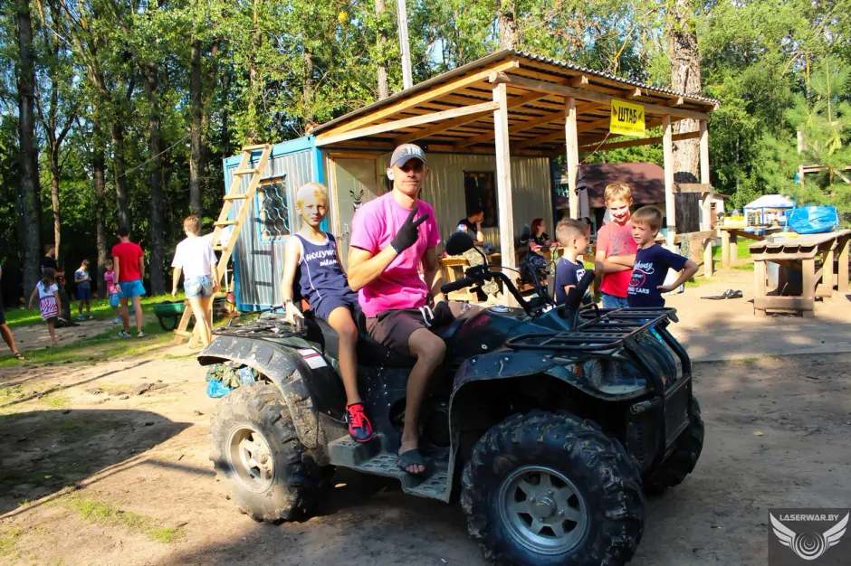 Поездка на квадроцикле по территории парка