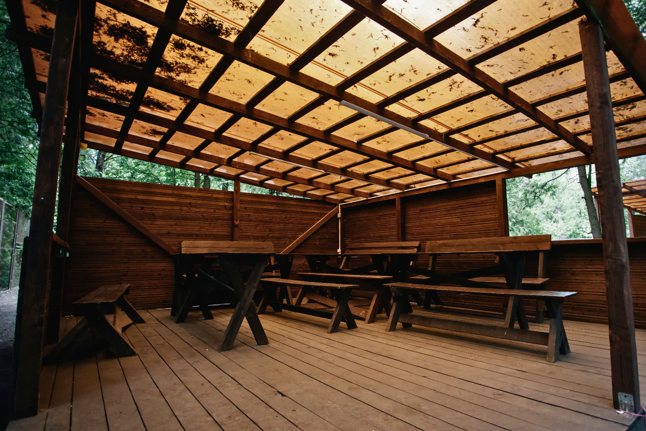 Беседка с крышей для 35 гостей в R-парке