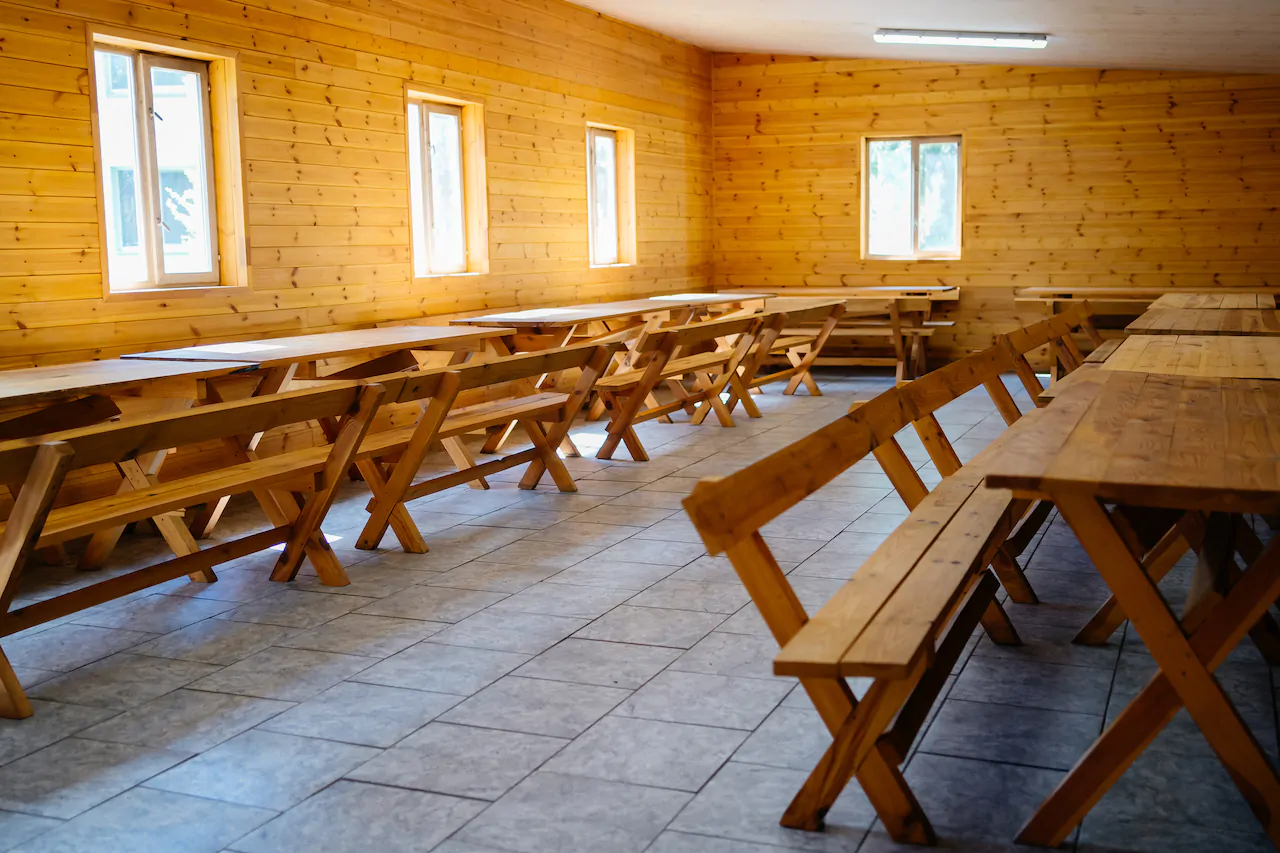 Закрытая беседка с отоплением на 70 человек