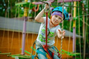 Активные развлечения на высоте для школьников и взрослых