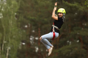 Начало троллейного маршрута в R-парке