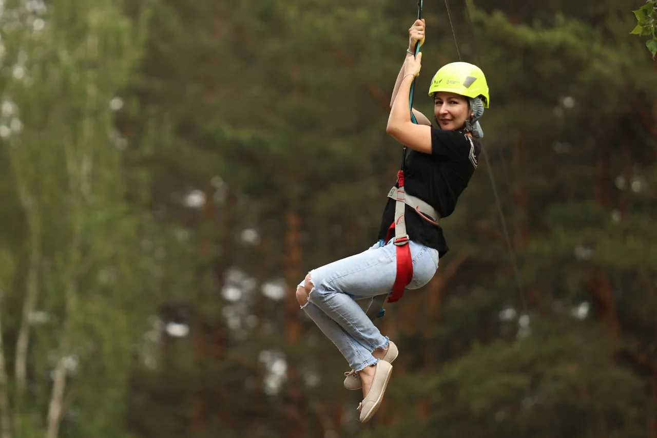 Начало троллейного маршрута в R-парке