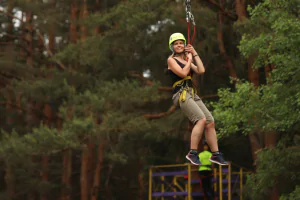 Группа участников во время корпоративного выезда на троллей в R-парк